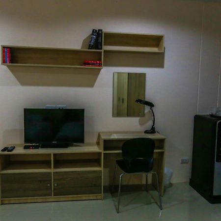 Tempo Plus Apartment Mae Sot Esterno foto