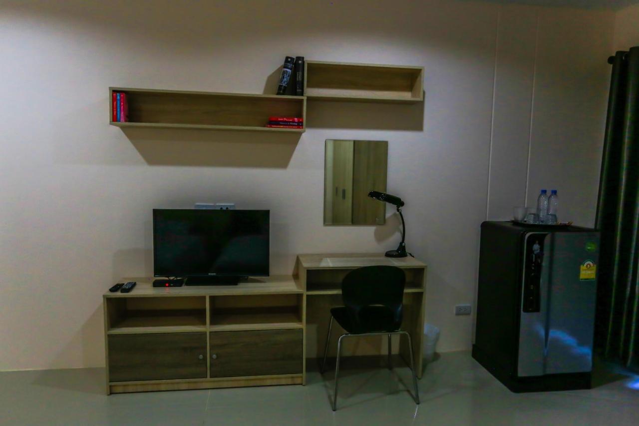 Tempo Plus Apartment Mae Sot Esterno foto