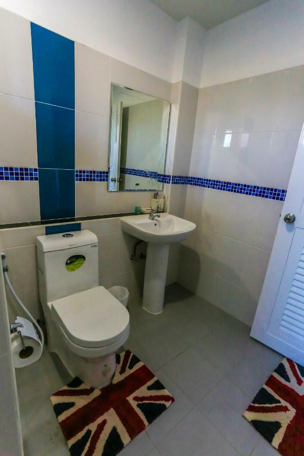 Tempo Plus Apartment Mae Sot Esterno foto