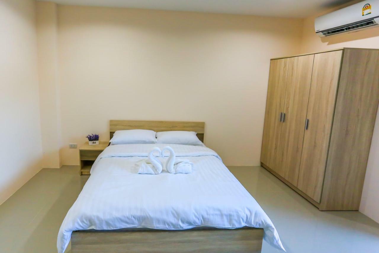 Tempo Plus Apartment Mae Sot Esterno foto